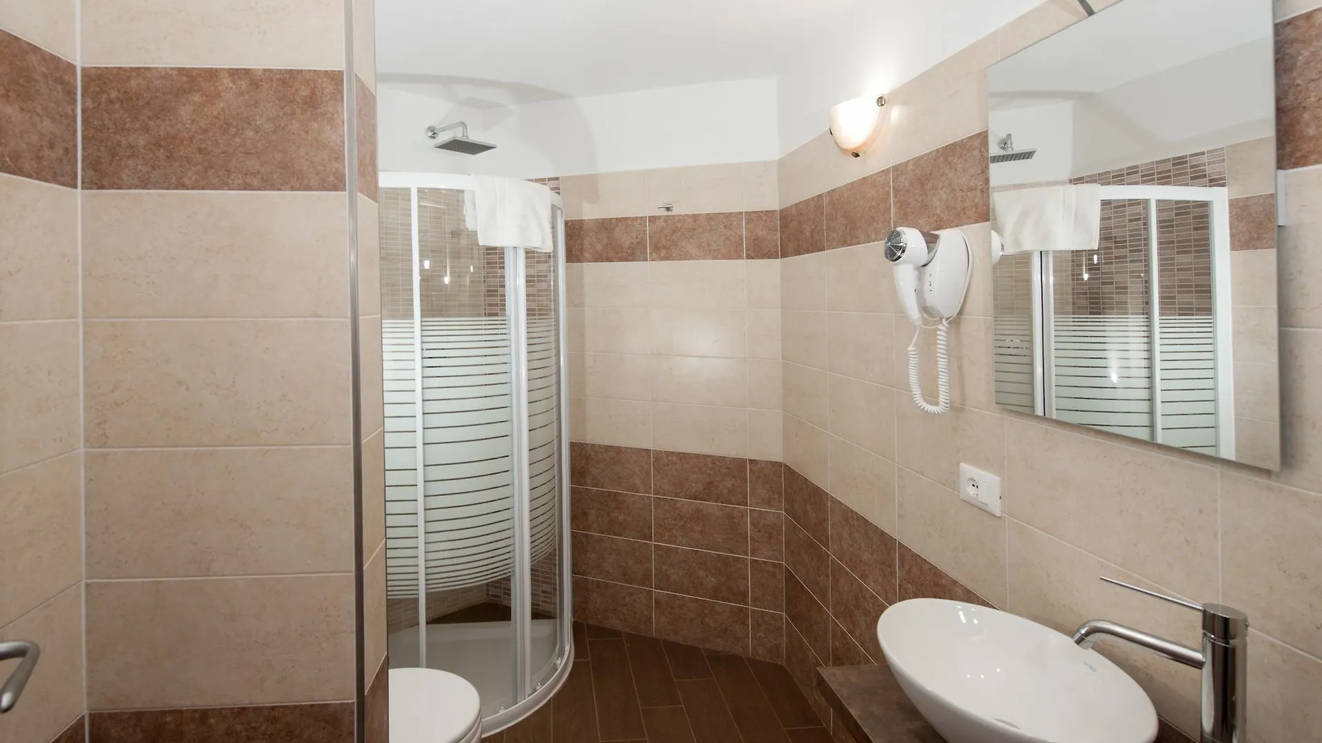 Trinity Luxury Rooms Rome Italy